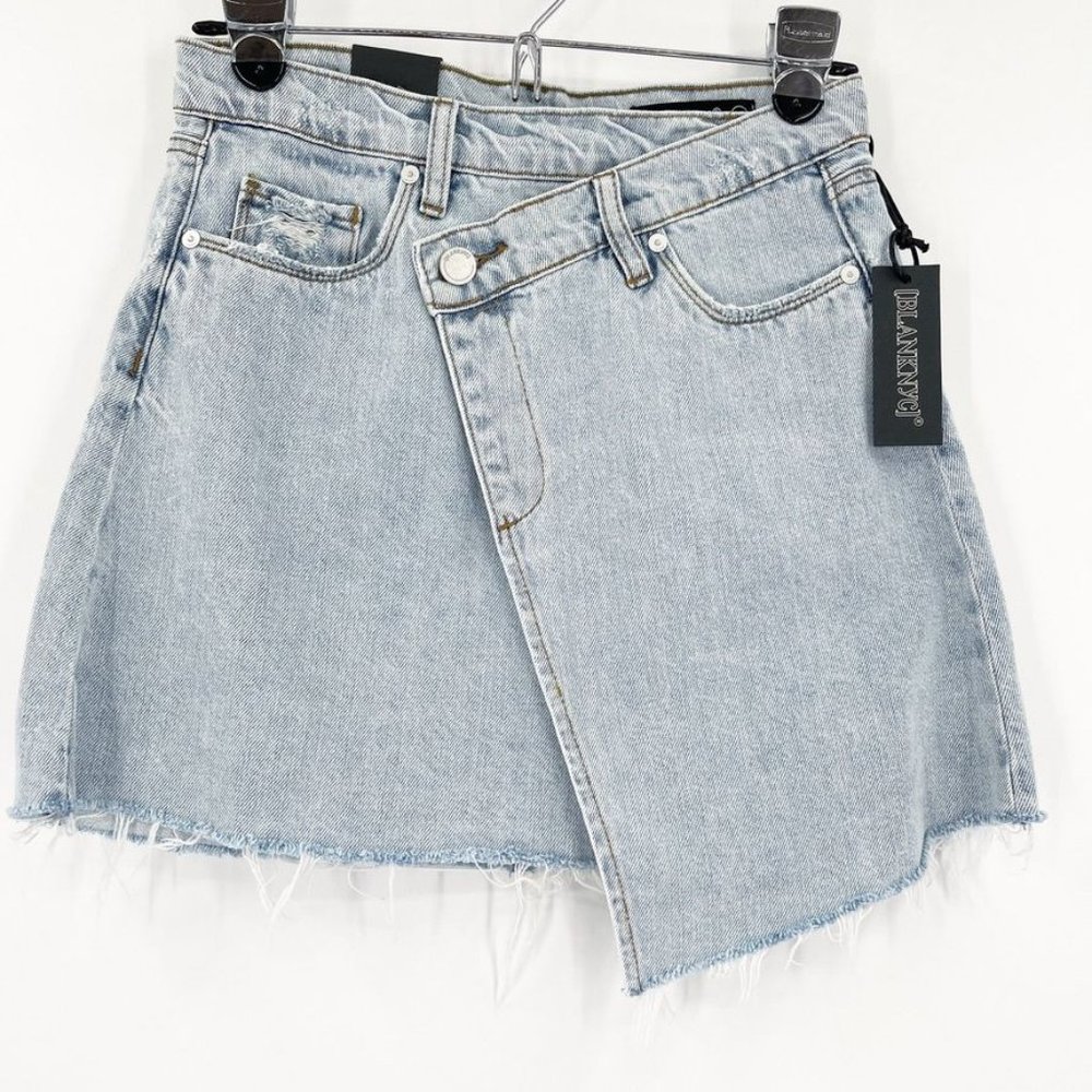 New Blank NYC Sz 24 Asymmetrical Skirt Denim Jean Mini Acid Light Wash Pockets - Picture 2 of 9